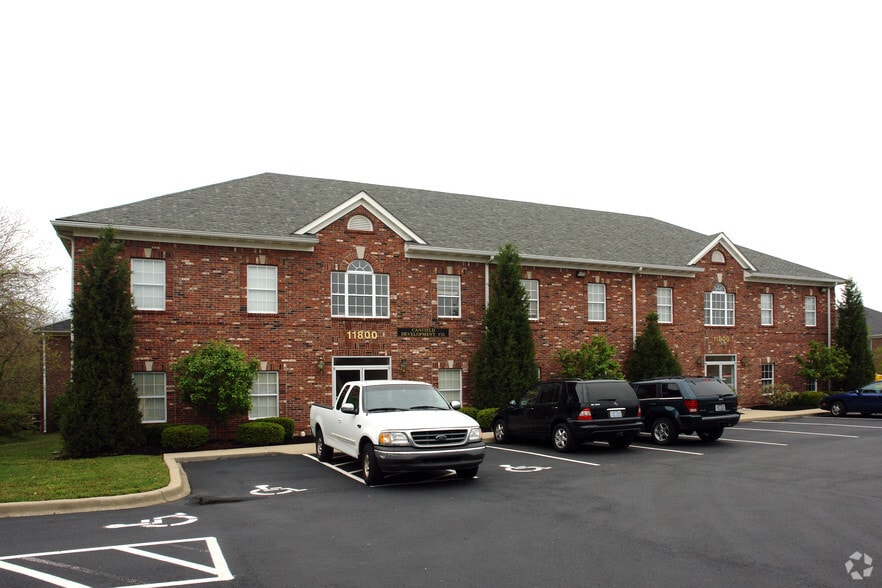 11800 Brinley Ave, Louisville, KY à louer - Photo du bâtiment - Image 3 de 4