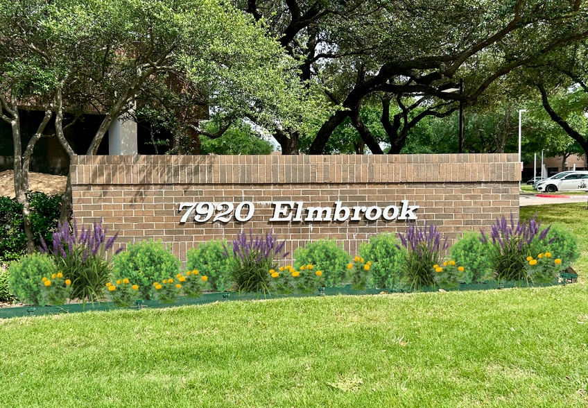 7920 Elmbrook Dr, Dallas, TX for lease - Building Photo - Image 3 of 28