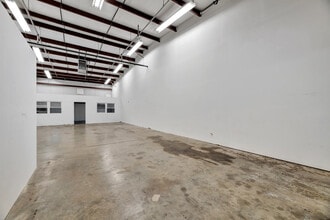 73 Albe Dr, Newark, DE for lease Interior Photo- Image 2 of 8