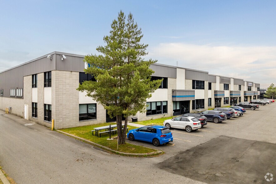 3330 Rue 2nd, Longueuil, QC à vendre - Photo du bâtiment - Image 1 de 1