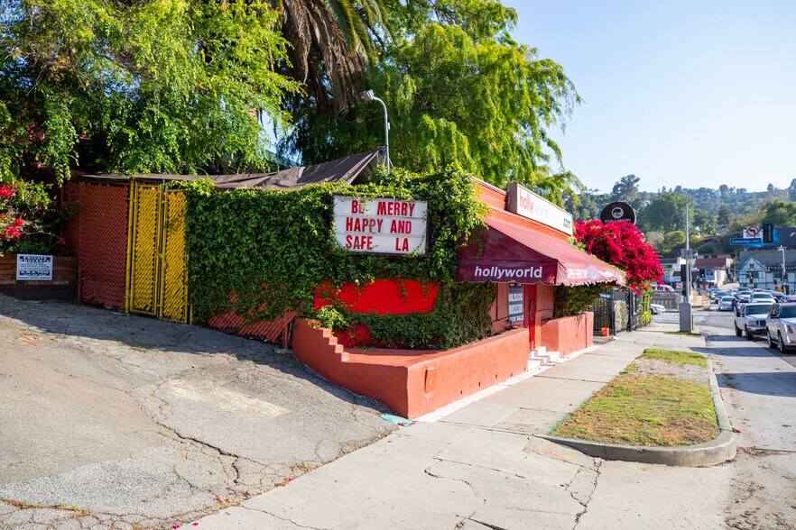 3226 Barham Blvd, Los Angeles, CA à vendre - Photo du bâtiment - Image 2 de 22