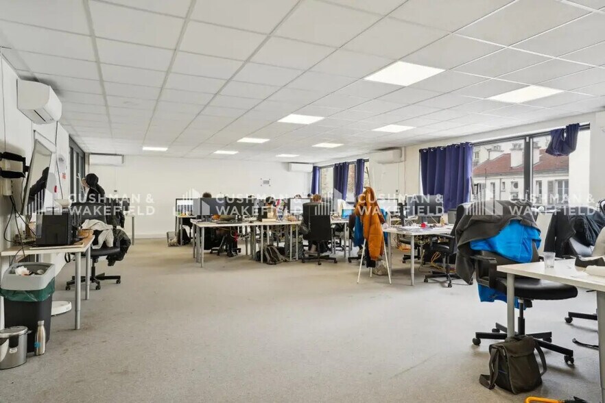 Office in Levallois-Perret for lease - Building Photo - Image 2 of 14