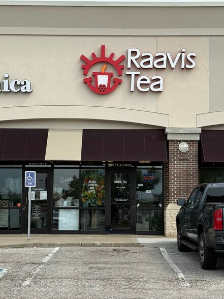 2577 S 171st Ct, Omaha, NE à louer - Photo du bâtiment - Image 1 de 8