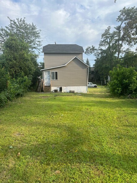 20 Columbia St, Poughkeepsie, NY à vendre - Photo du bâtiment - Image 2 de 4