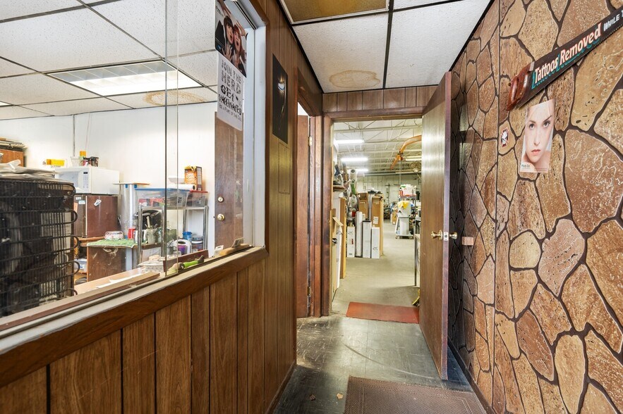 73 W Walton Blvd, Pontiac, MI à vendre - Photo intérieure - Image 3 de 21