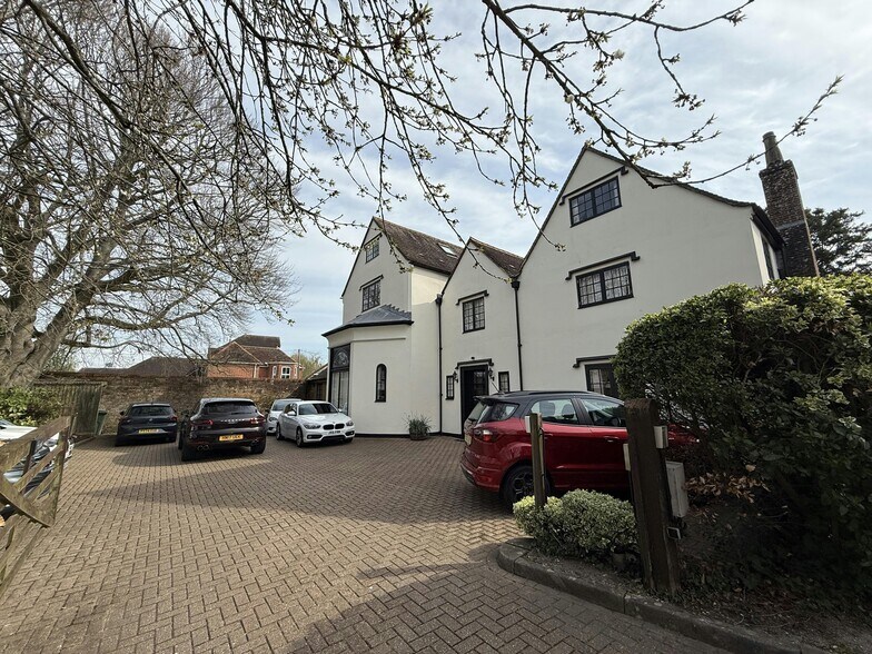 Brook St, Bishops Waltham à vendre - Photo du bâtiment - Image 3 de 32