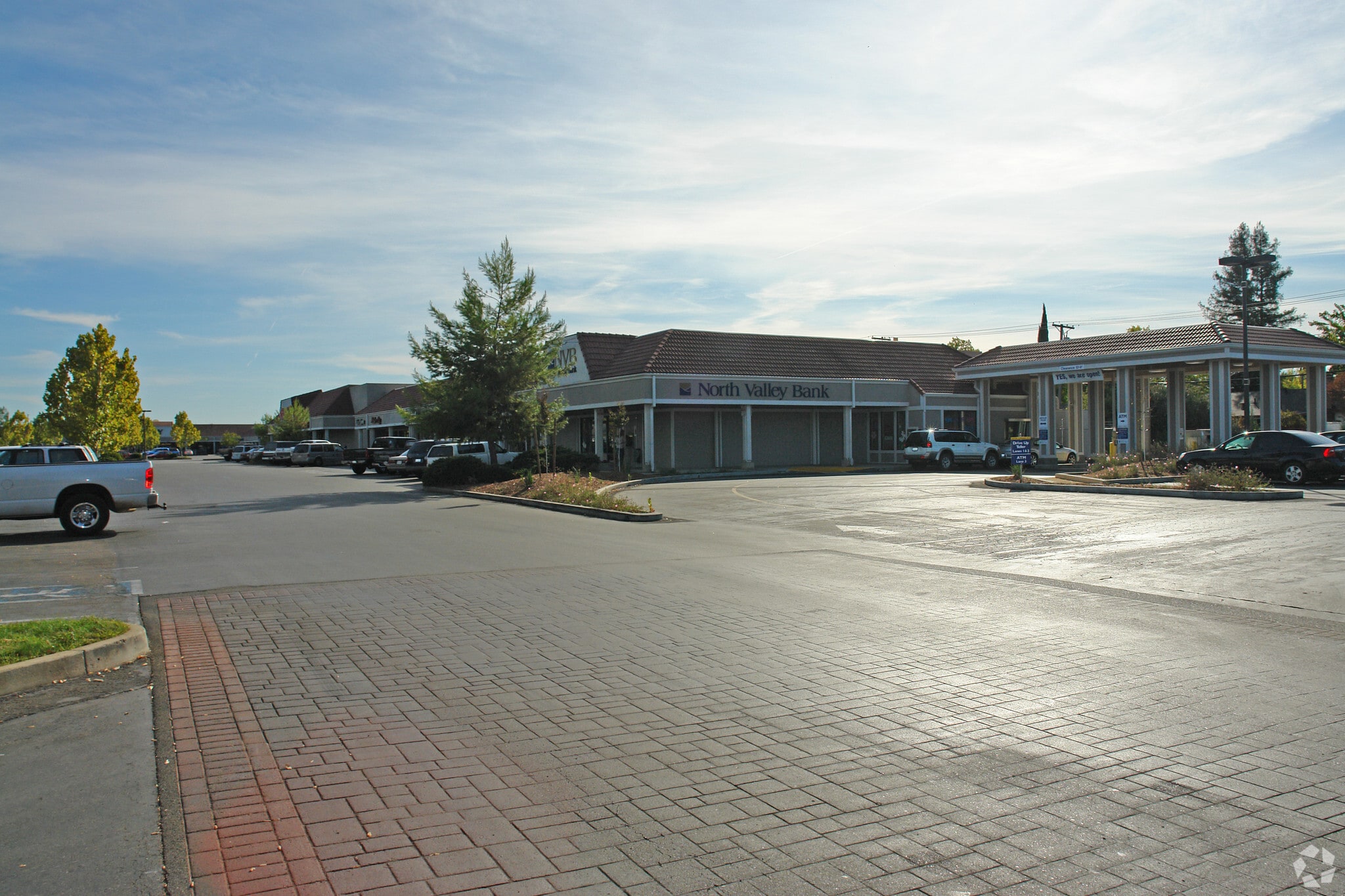 6392-6512 Westside Rd, Redding, CA à louer Photo du bâtiment- Image 1 de 56