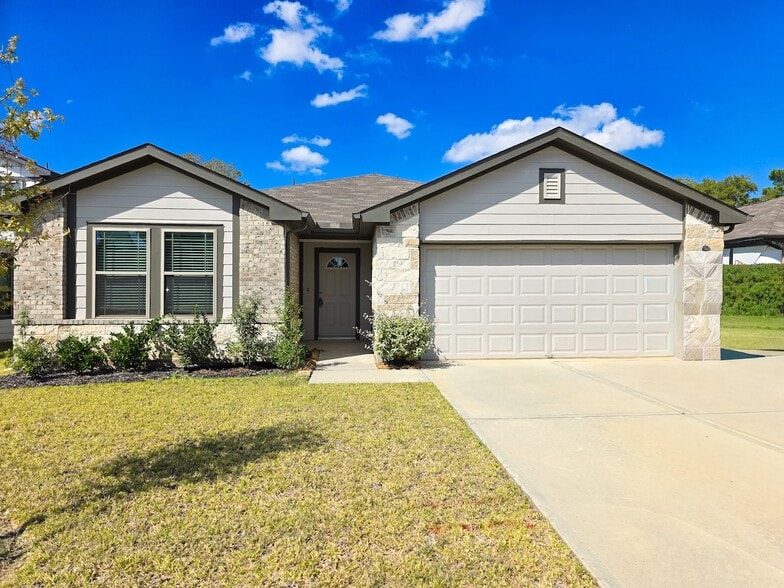 11736 Whirlaway Dr, Willis, TX for sale - Primary Photo - Image 1 of 1