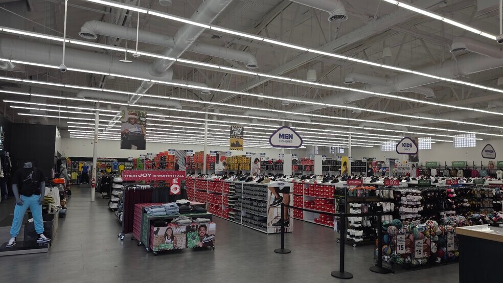 6607 S Atlantic Ave, Bell, CA for sale - Building Photo - Image 3 of 7