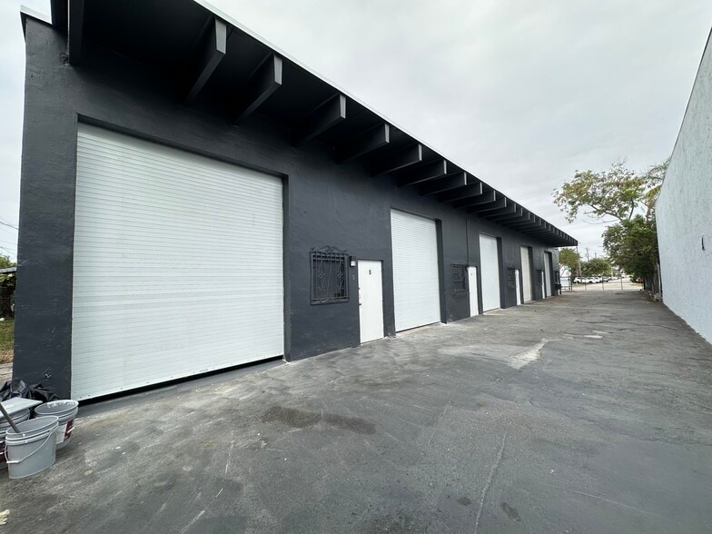 5812 SW 25th St, West Park, FL à vendre - Photo du bâtiment - Image 2 de 20