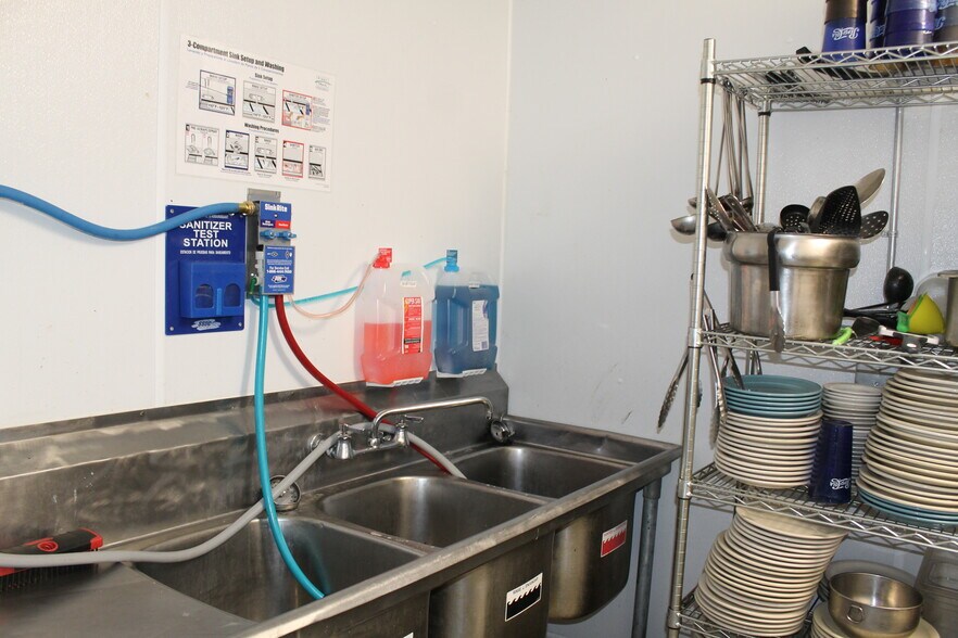 145 S Main St, Saint Clair, MO for lease - Building Photo - Image 3 of 30