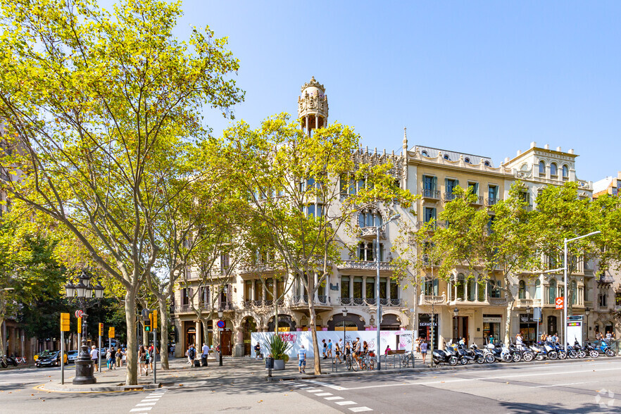 Passeig De Gràcia, 35, Barcelona, Barcelona à louer - Photo du bâtiment - Image 2 de 6