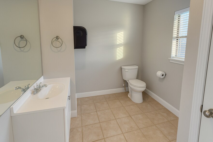 111 W Camphor Ave, Foley, AL à louer - Photo du bâtiment - Image 2 de 9