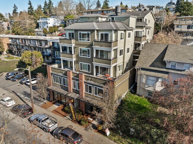 Plus de détails pour 3232 15th Ave W, Seattle, WA - Multi-résidentiel à vendre