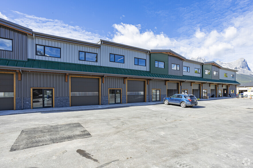 100 Alpine Mdws, Canmore, AB for lease - Primary Photo - Image 1 of 2