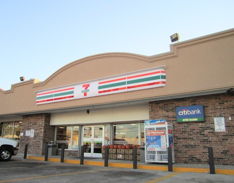 4311 Maple Ave, Dallas, TX for sale - Building Photo - Image 2 of 8