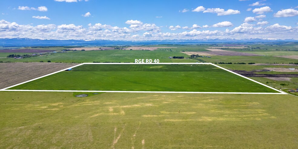 250256 Rge Rd 40, Rocky View County, AB à vendre - Photo du bâtiment - Image 2 de 2