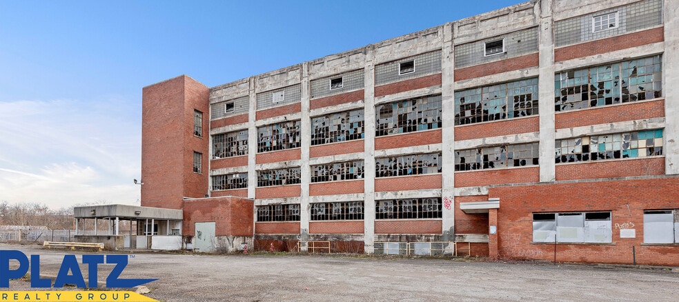 Warren Industrial portefeuille de 4 propriétés à vendre sur LoopNet.ca - Photo du bâtiment - Image 2 de 16