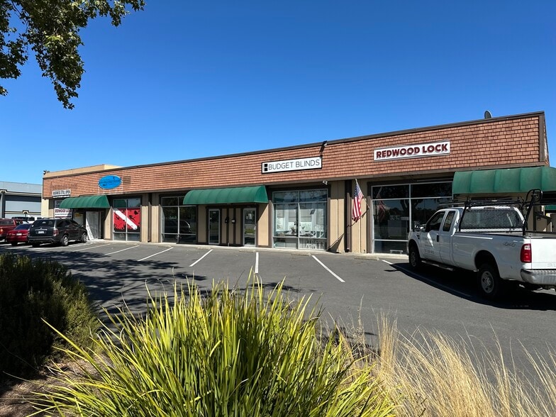 5700-5708 Commerce Blvd, Rohnert Park, CA for lease - Building Photo - Image 2 of 7