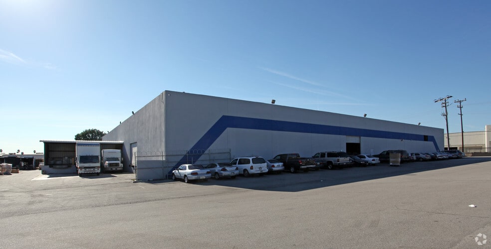 15392 Cobalt St, Sylmar, CA for lease - Building Photo - Image 3 of 14