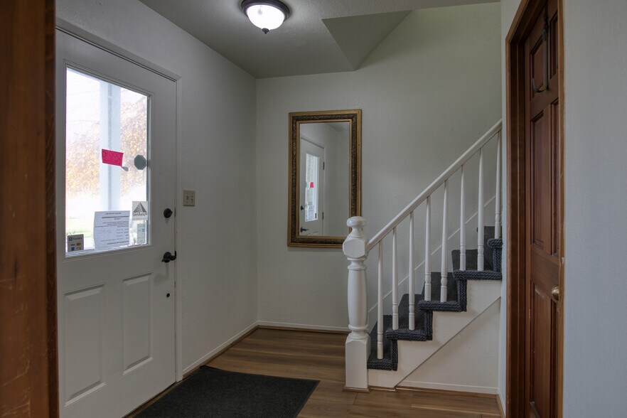 208 N H St, Aberdeen, WA à vendre - Photo du bâtiment - Image 2 de 18