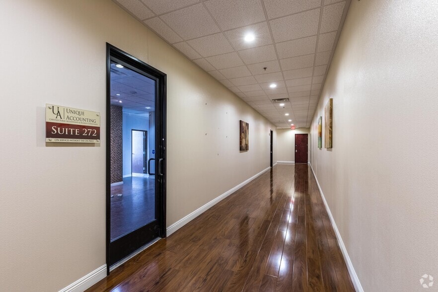 9550 S Eastern Ave, Las Vegas, NV for lease - Interior Photo - Image 2 of 21