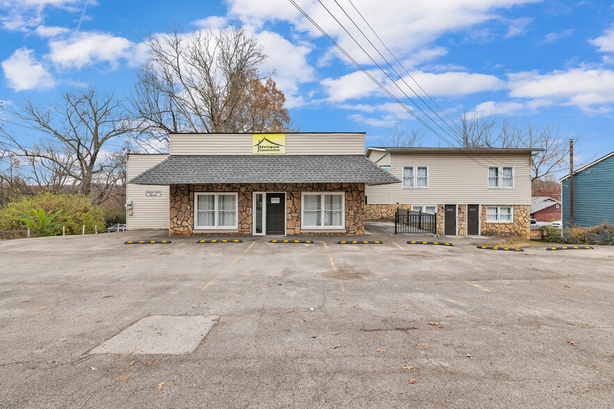 3713 Washington Pike, Knoxville, TN à vendre - Photo du bâtiment - Image 1 de 1