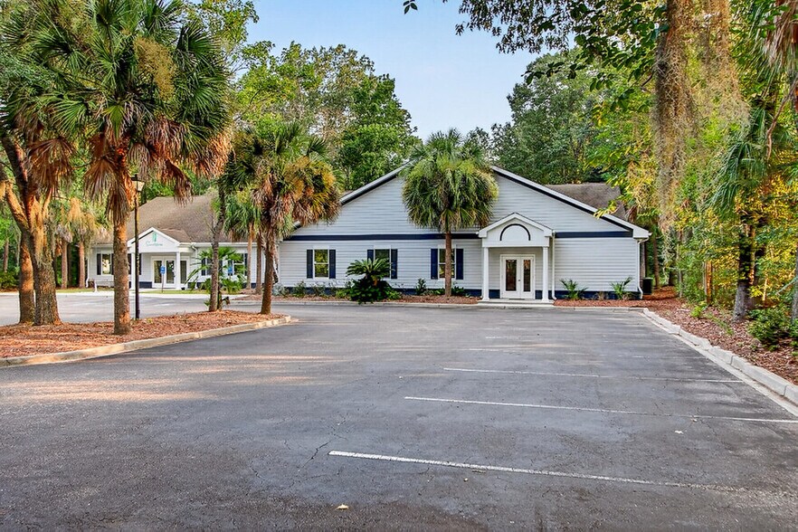 1930 Charlie Hall Blvd, Charleston, SC à louer - Photo du bâtiment - Image 3 de 52