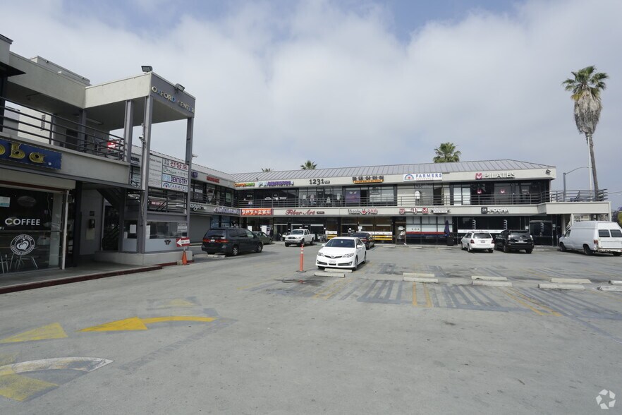 3500-3548 W 8th St, Los Angeles, CA à louer - Photo du bâtiment - Image 3 de 12