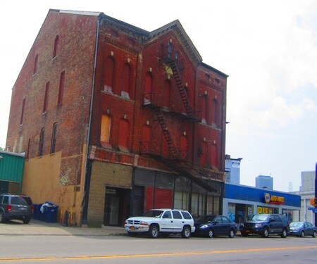 245 Genesee St, Buffalo, NY à vendre - Photo du bâtiment - Image 3 de 20