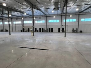 3000 E 9th St, Hays, KS for lease Interior Photo- Image 2 of 3