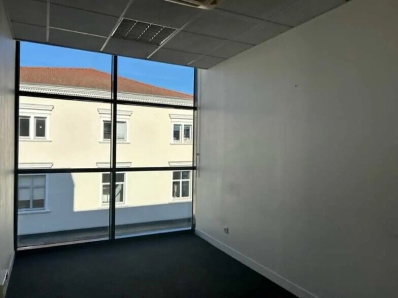 Office in Lyon for lease - Floor Plan - Image 3 of 9