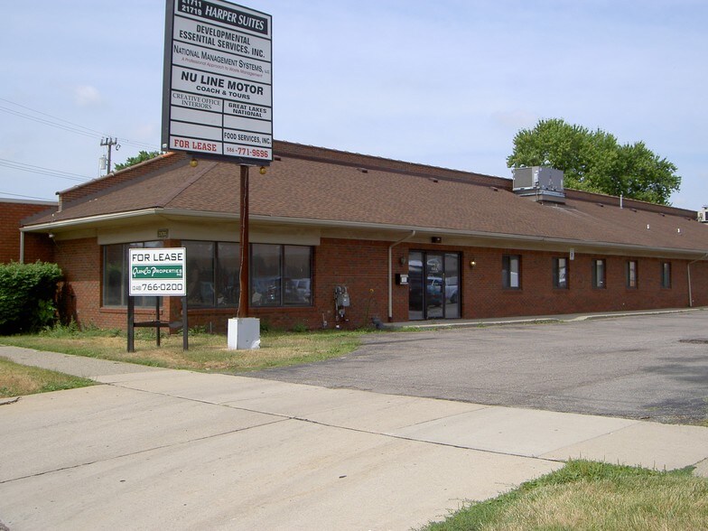 21711 Harper Ave, Saint Clair Shores, MI à louer - Photo du bâtiment - Image 1 de 1
