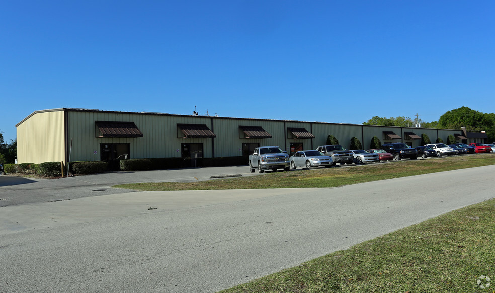 7 E 17th St, Saint Cloud, FL for lease - Primary Photo - Image 1 of 5