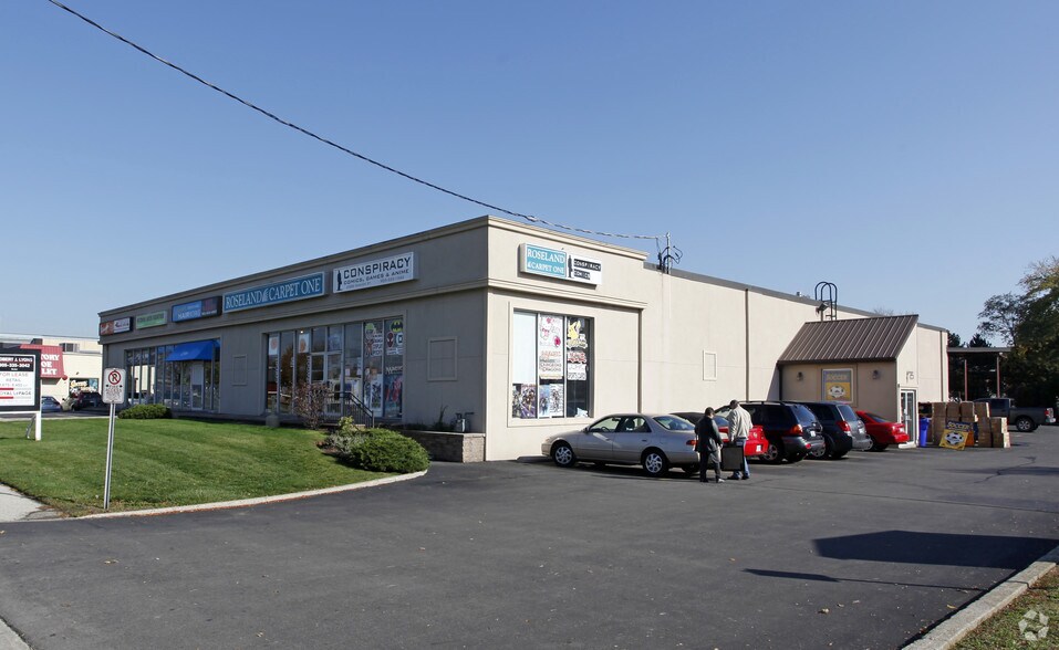 2388 Fairview St, Burlington, ON for sale - Primary Photo - Image 1 of 1