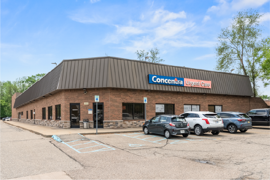 34087-34095 Plymouth Rd, Livonia, MI à vendre Photo du bâtiment- Image 1 de 5