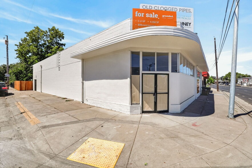 3930 Broadway, Sacramento, CA for sale - Building Photo - Image 2 of 39