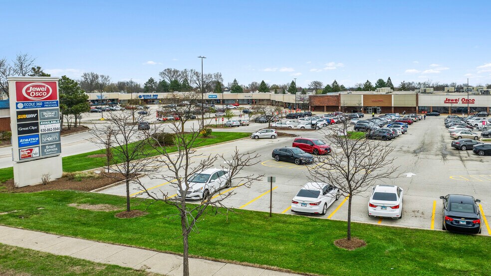 1023-1127 S Roselle Rd, Schaumburg, IL à vendre - Photo du bâtiment - Image 2 de 15