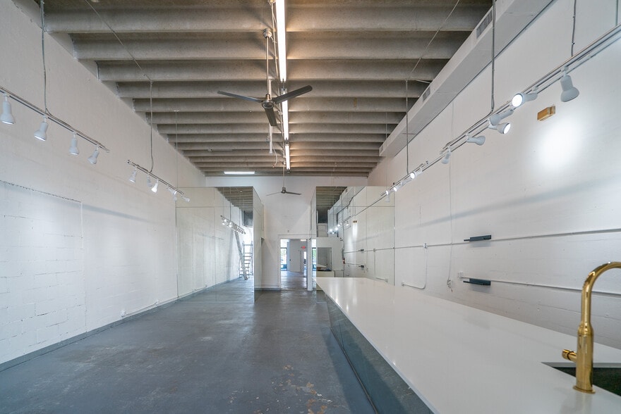 363-367 NE 61st St, Miami, FL for lease - Building Photo - Image 2 of 46