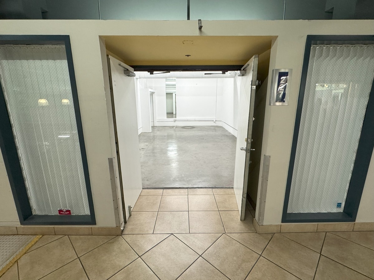 305 E 9th St, Los Angeles, CA à louer Photo intérieure- Image 1 de 6