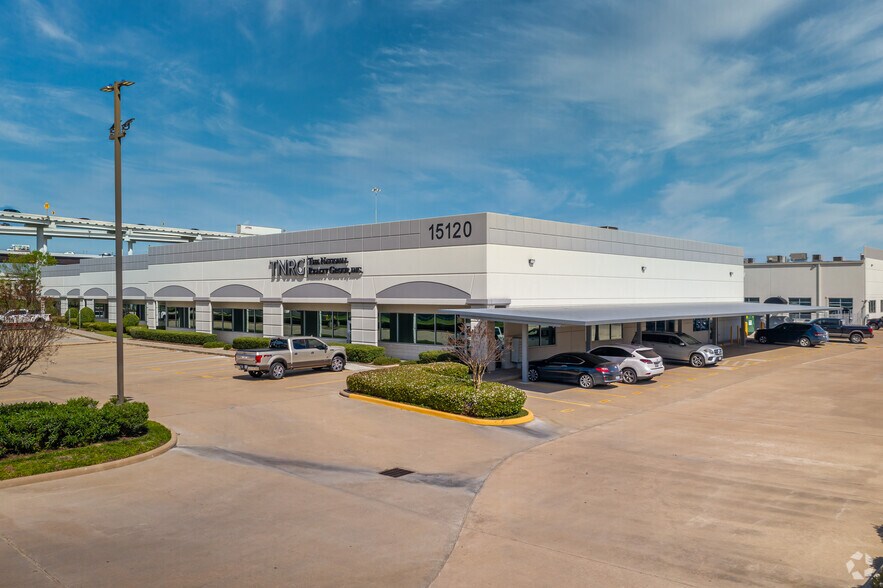 15120 Northwest Fwy, Houston, TX à louer - Photo du bâtiment - Image 2 de 6