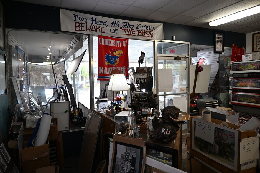 819 Massachusetts St, Lawrence, KS à vendre - Photo intérieure - Image 3 de 5