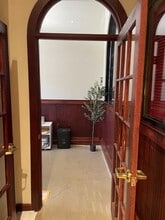 222 S Main St, Rochester, MI for lease Interior Photo- Image 2 of 4