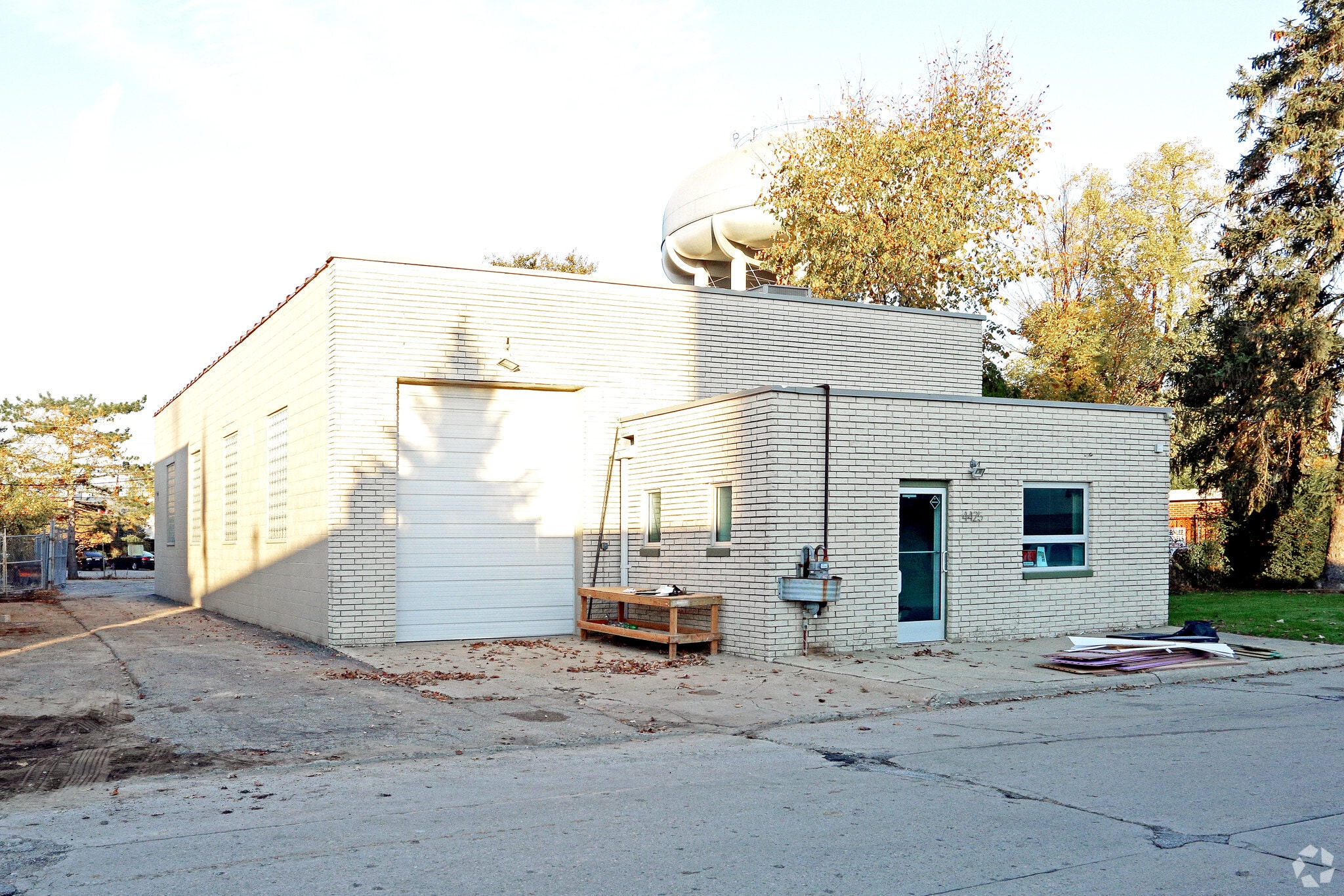 4425 Fernlee Ave, Royal Oak, MI for lease Primary Photo- Image 1 of 4
