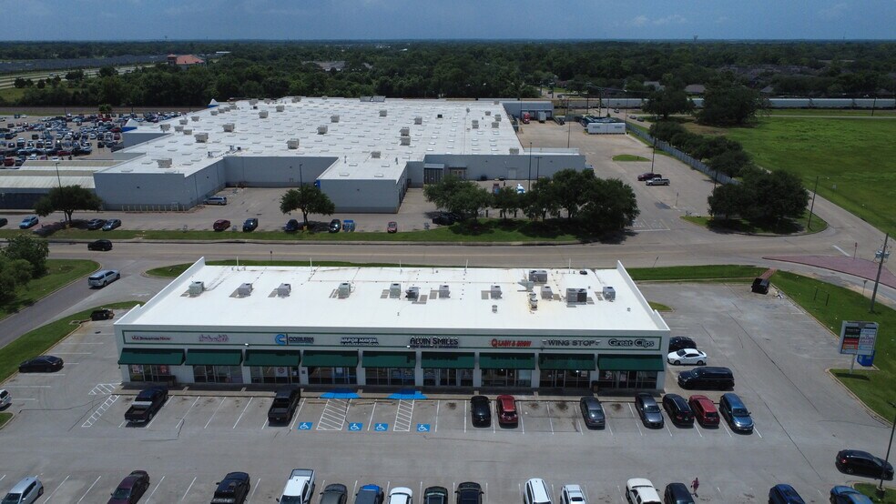 173 Tovera Rd, Alvin, TX à louer - Photo du bâtiment - Image 2 de 5