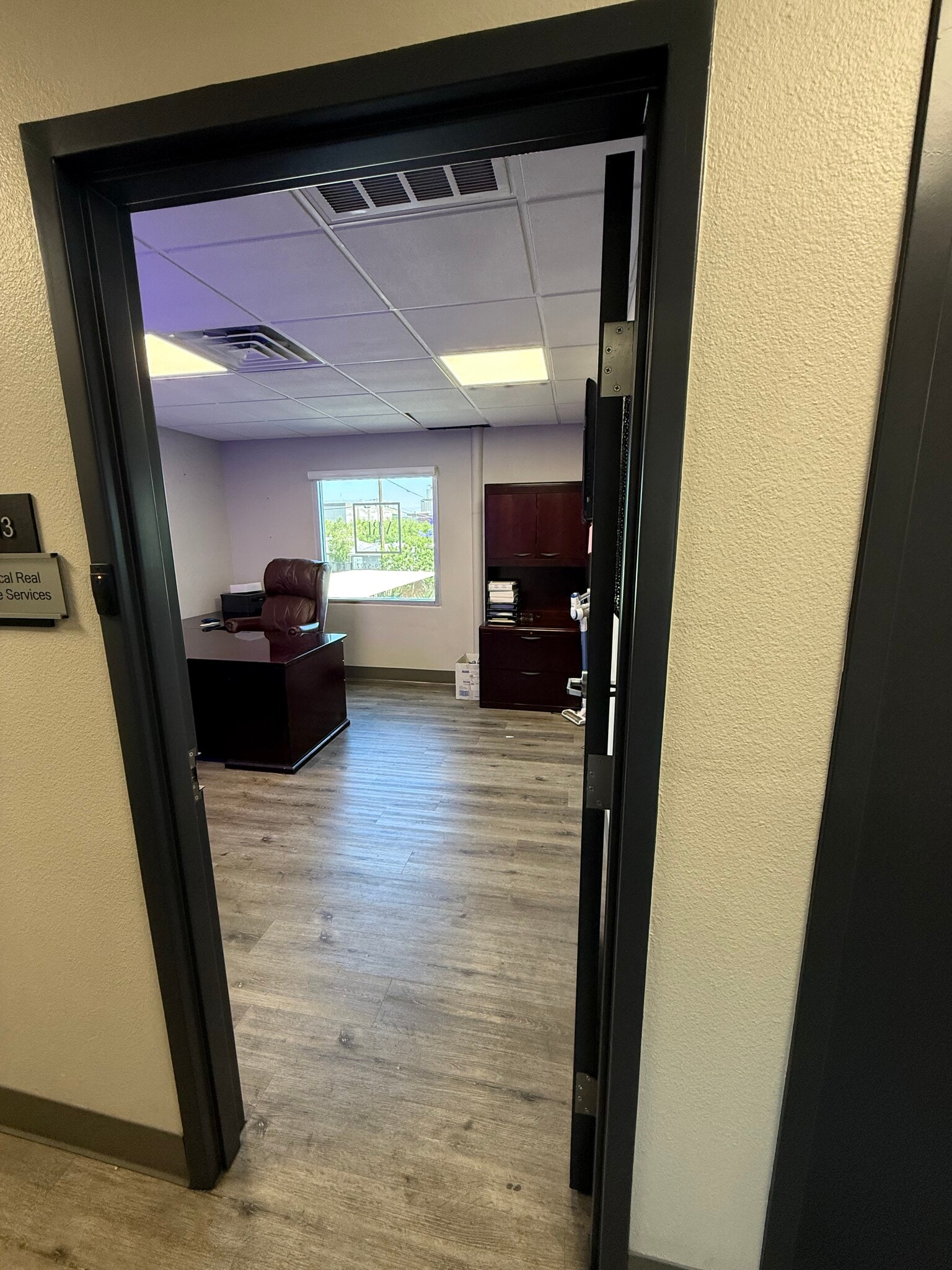 930 S 4th St, Las Vegas, NV for lease Building Photo- Image 1 of 4