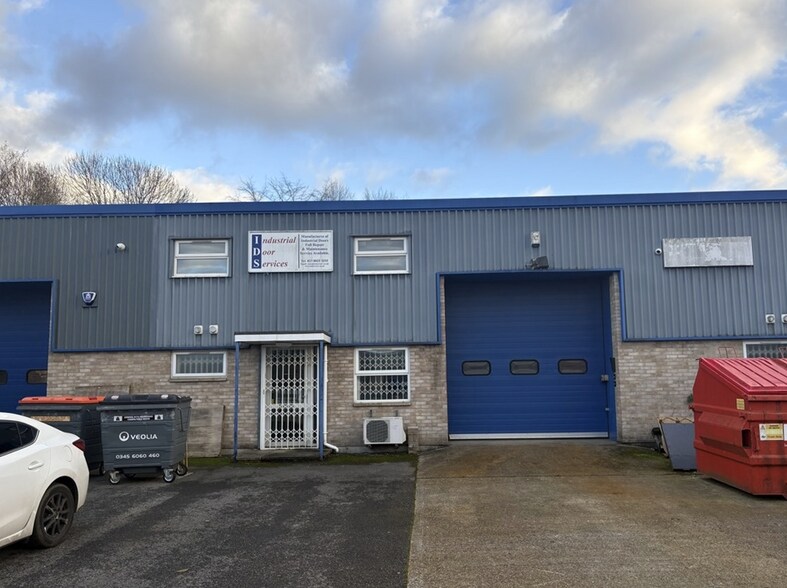 Eagle Clos, Eastleigh à louer - Photo du bâtiment - Image 2 de 3