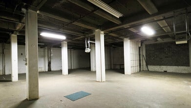 3901 Main St, Philadelphia, PA for lease Interior Photo- Image 2 of 5