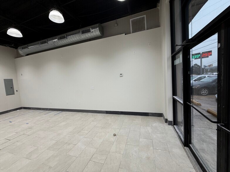 19805 Shady Ln, San Antonio, TX à louer - Photo du bâtiment - Image 2 de 6