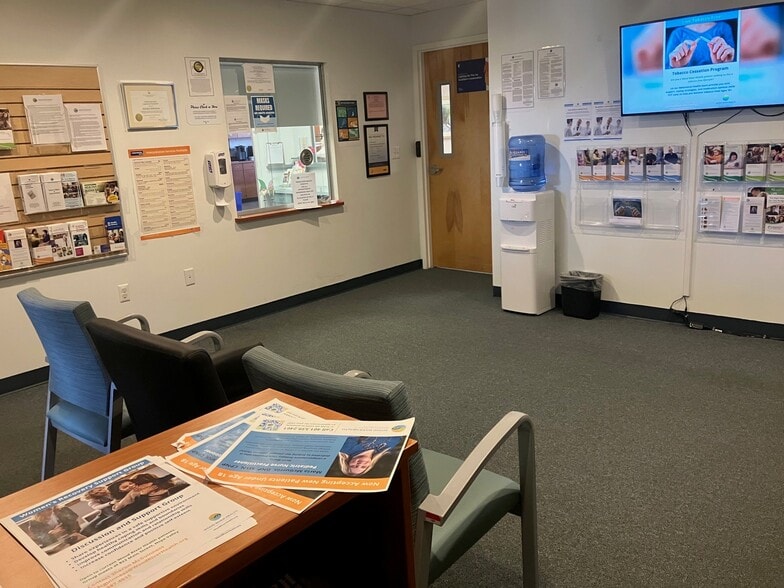 17 Wells St, Westerly, RI for lease - Interior Photo - Image 2 of 5